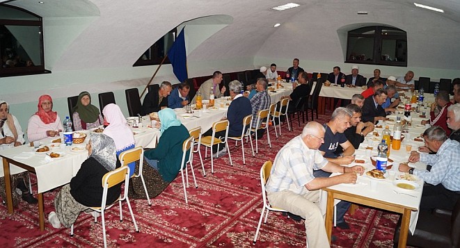 15 06 2016 02 iftar teslic