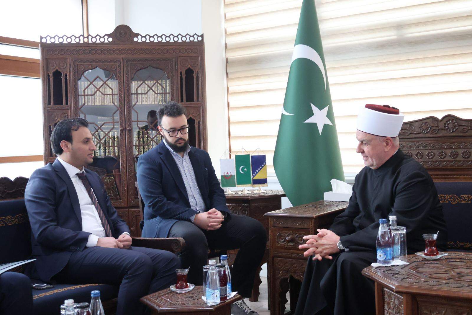 16 02 2026 01 reis amb alzir