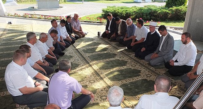 04 09 2015 01 sjed sav mu tuz i